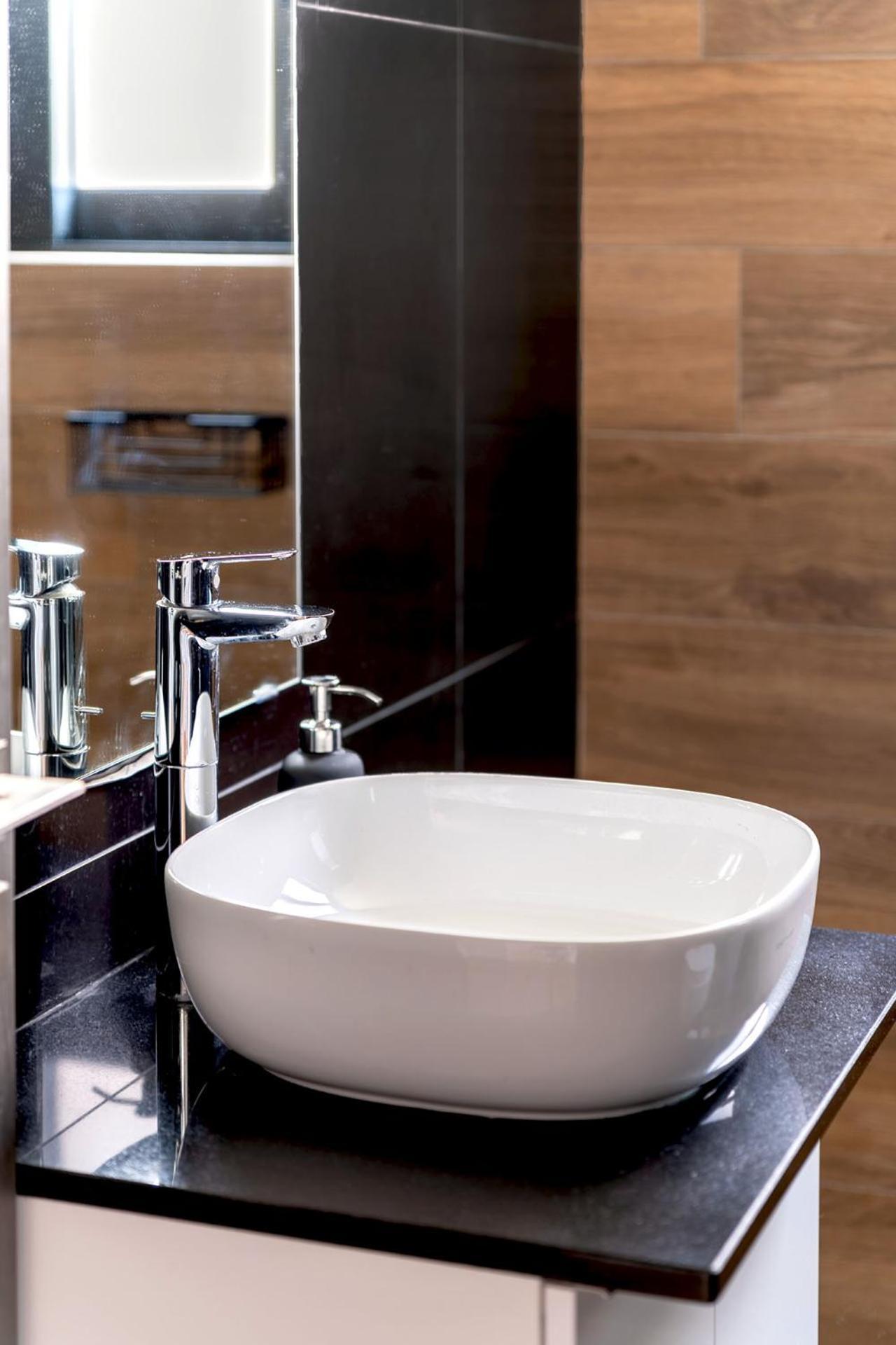 Boutique39 Luxury Apartment Glyfada Atene Esterno foto